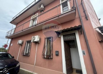 Edificio all\'aperto - Appartamento Via marchese di casalotto
 
82, Aci Sant'Antonio - foto 1