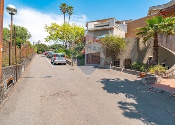 Edificio all\'aperto - Box via Mollica
 
6, Aci Castello - foto 13