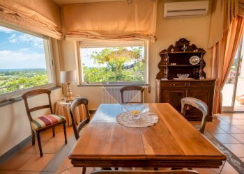 Sala da pranzo - Villa pasteria
 
19/E, Calatabiano - foto 53