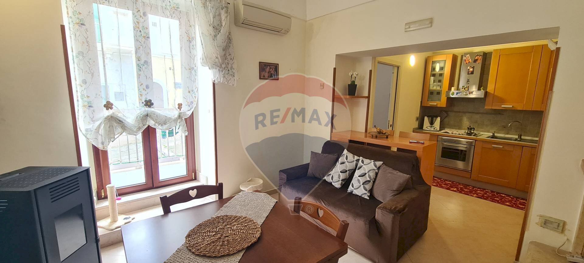 ingresso con soggiorno - Appartamento Via Domenico Antonio Spina
 
98, Vieste - foto 1