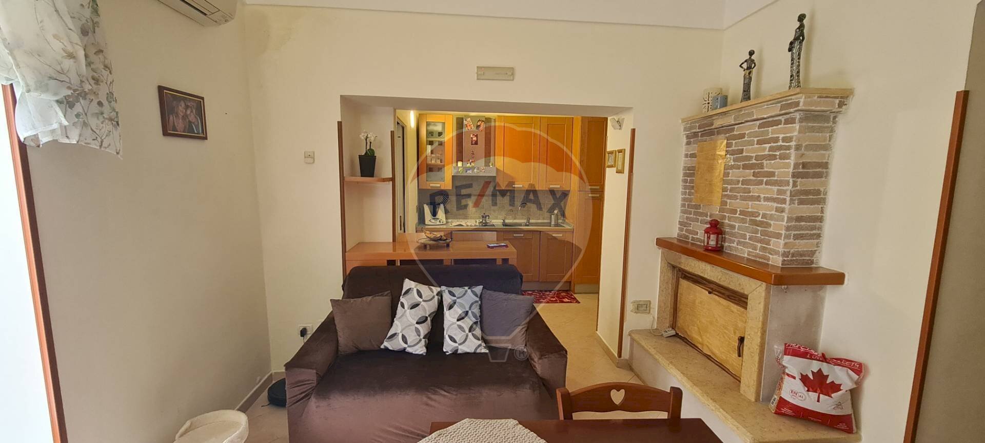 soggiorno - Appartamento Via Domenico Antonio Spina
98, Vieste - foto 2