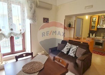 ingresso con soggiorno - Appartamento Via Domenico Antonio Spina
 
98, Vieste - foto 1