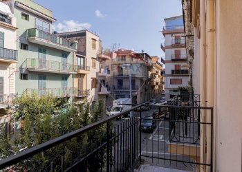 Balcone - Quadrilocale via Ignazio lanza di Trabia
 
41, Bagheria - foto 21