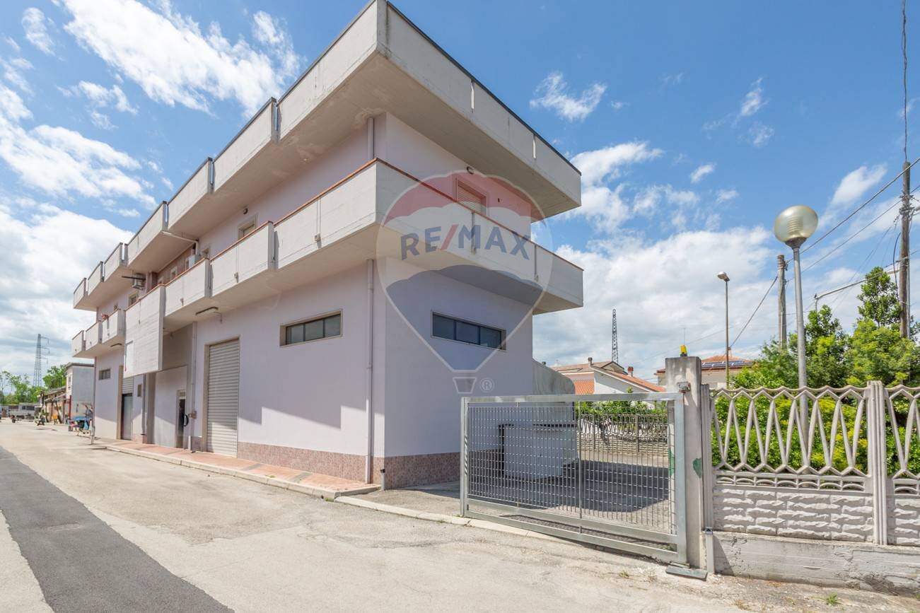 Edificio all\'aperto - Laboratorio via Pitagora
 
17, San Giovanni Teatino - foto 1