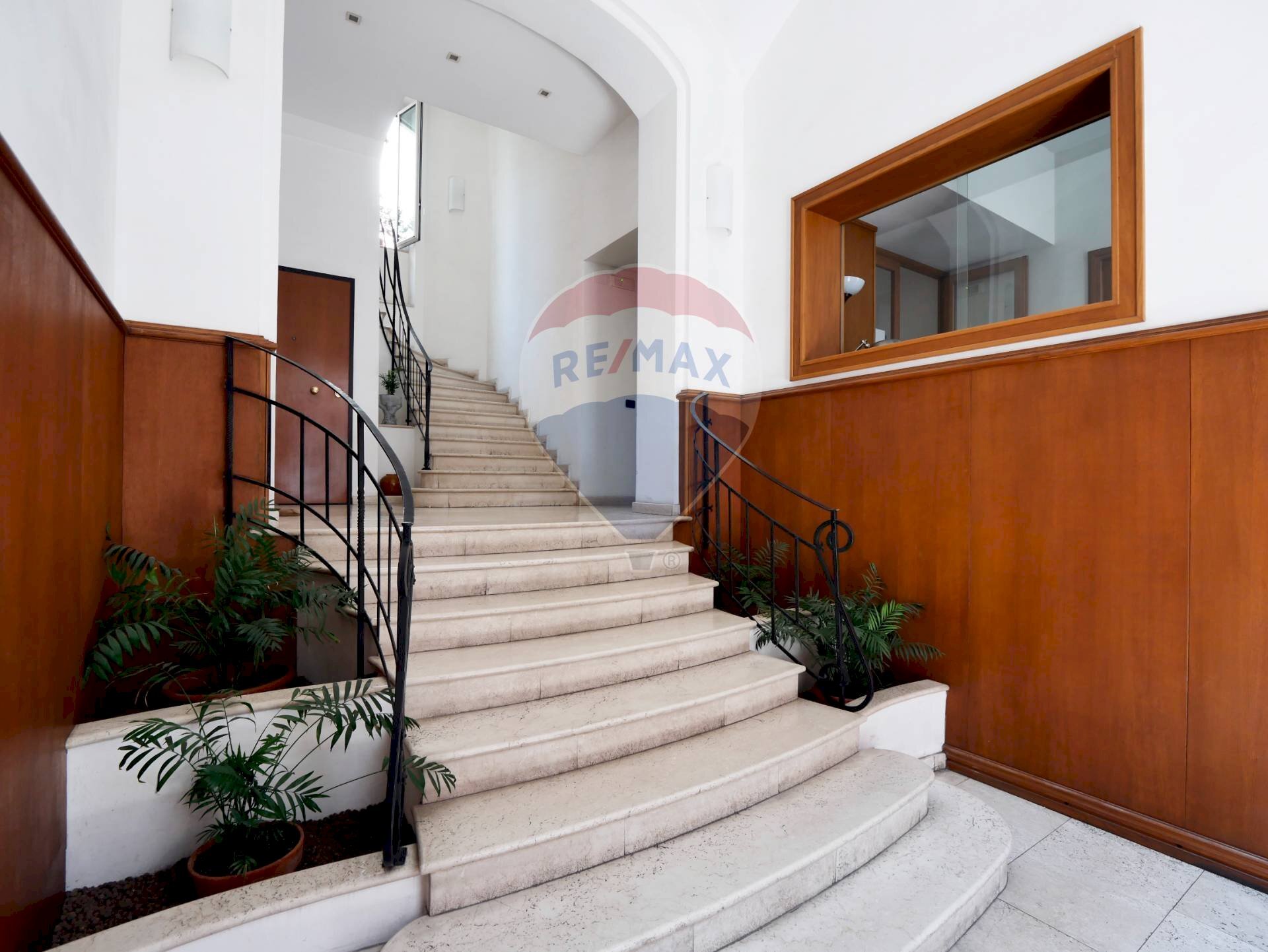 Ricezione / Lobby - Apartment Via Beata Elia di San Clemente
 
221, Bari - photo 2