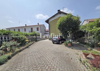 Giardino - Villa strada Provinciale Casale Alessandria, 57, Casale Monferrato - foto 2
