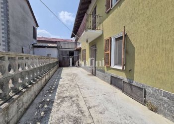 Cortile interno - Villa strada Provinciale Casale Alessandria, 57, Casale Monferrato - photo 4