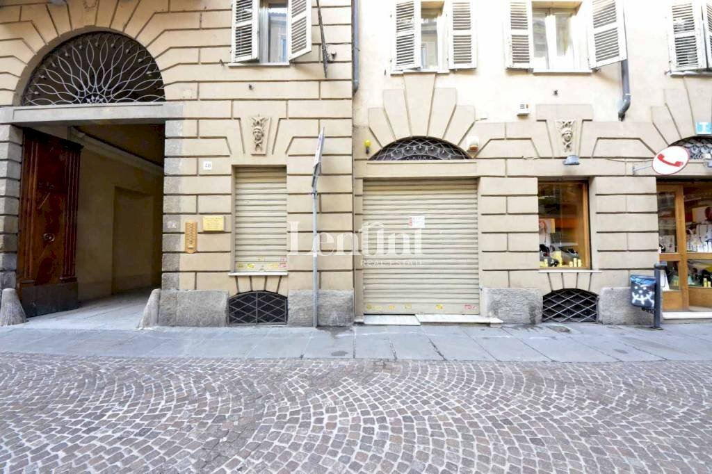 Facciata - Negozio via Giovanni Lanza, Casale Monferrato - foto 1