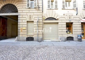 Facciata - Negozio via Giovanni Lanza, Casale Monferrato - foto 1