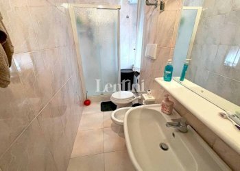 Bagno - Appartamento via Guglielmo Caccia, 7, Casale Monferrato - foto 15