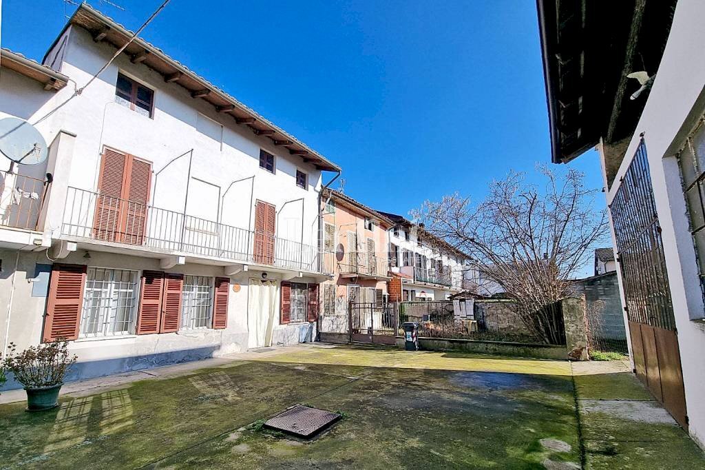 Facciata - Villa via San Martino, Borgo San Martino - foto 3