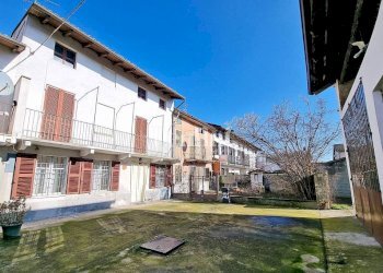Facciata - Villa via San Martino, Borgo San Martino - foto 3