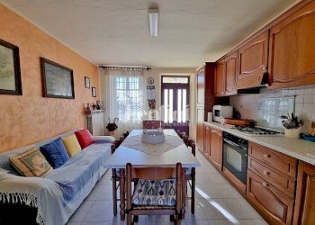 Cucina - Villa via San Martino, Borgo San Martino - foto 10