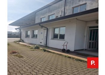 Foto 2 - Capannone via industria
 
7, Sannazzaro de' Burgondi - foto 2