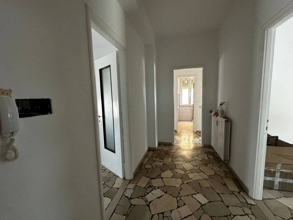 Corridoio - Trilocale via Valgella, 10, Varese - foto 3