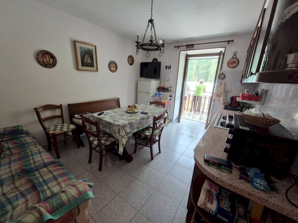 Soggiorno - Bilocale via Umberto I, Fenestrelle - foto 3