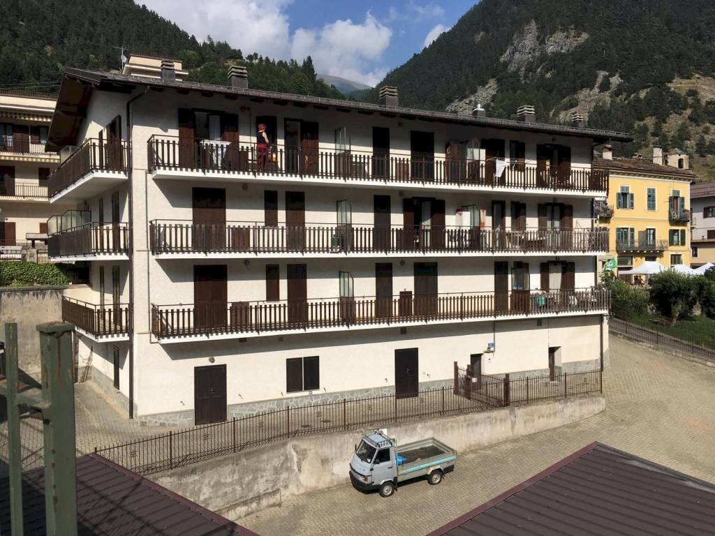 Facciata - Bilocale via Umberto I, Fenestrelle - foto 1