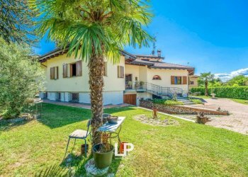 Giardino - Villa via Filippo Turati, 8, Castelletto Sopra Ticino - foto 11