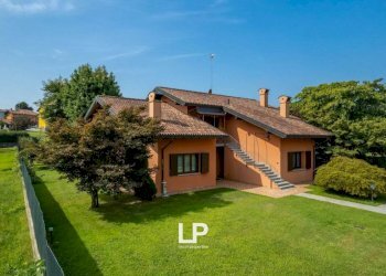 Giardino - Villa via Beati, n 95, Castelletto Sopra Ticino - foto 7