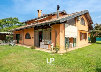 Giardino - Villa via Beati, n 95, Castelletto Sopra Ticino - foto 10