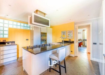 Cucina - Villa via Beati, n 95, Castelletto Sopra Ticino - foto 25