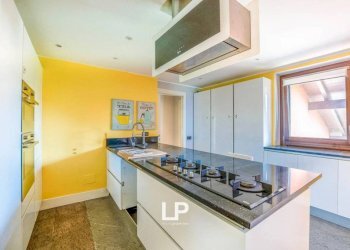 Cucina - Villa via Beati, n 95, Castelletto Sopra Ticino - foto 26