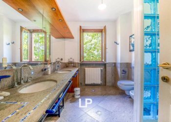 Bagno - Villa via Beati, n 95, Castelletto Sopra Ticino - foto 29