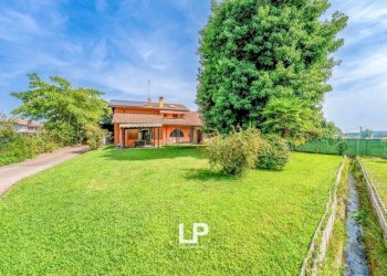 Giardino - Villa via Beati, n 95, Castelletto Sopra Ticino - foto 35