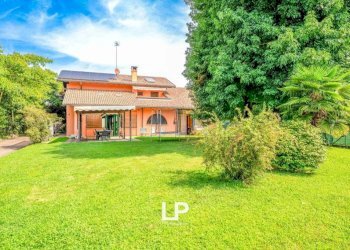 Giardino - Villa via Beati, n 95, Castelletto Sopra Ticino - foto 36