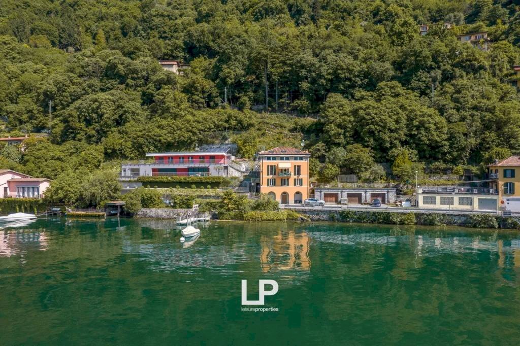Piscina - Three-room apartment via statale 102, Valsolda - photo 2
