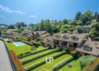 Piscina - Appartamento via Quassa, 6A, Ranco - foto 3