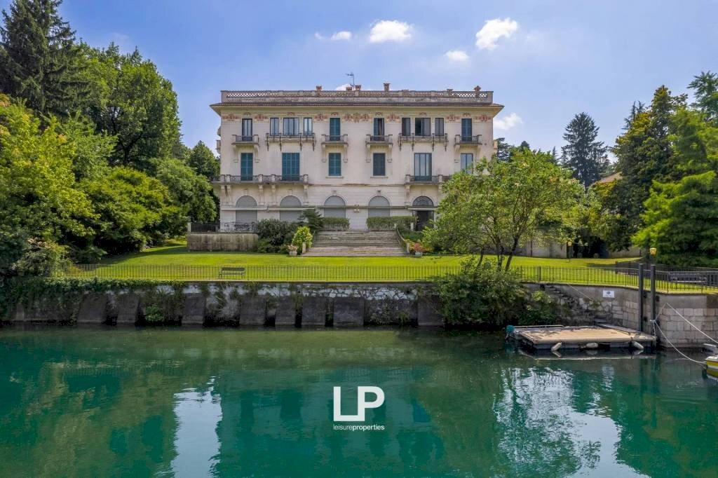 Piscina - Appartamento via 1º Maggio 50, Castelletto Sopra Ticino - foto 1