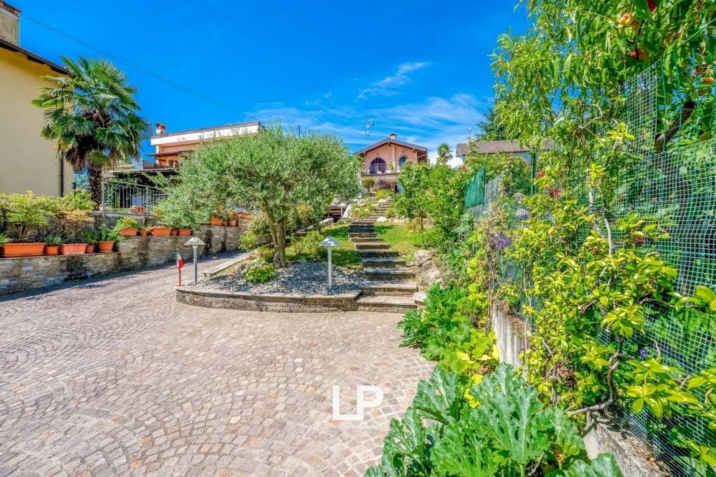 Giardino - Appartamento viale Rimembranze, 37, Meina - foto 2