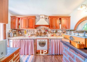 Cucina - Appartamento viale Rimembranze, 37, Meina - foto 14