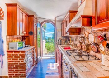 Cucina - Appartamento viale Rimembranze, 37, Meina - foto 15