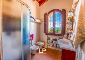 Bagno - Appartamento viale Rimembranze, 37, Meina - foto 16