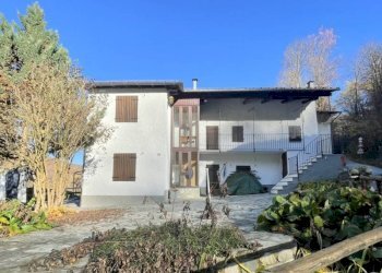 Facciata - Casa indipendente Frazione Vigna, 84, Chiusa di Pesio - foto 1