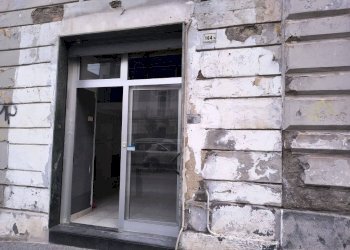 Facciata - Negozio corso Giuseppe Garibaldi, Portici - foto 3