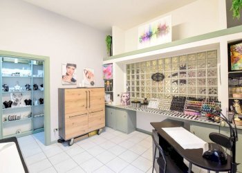 Interno non residenziale - Centro Estetico - Solarium - Benessere via Roma, Lecco - foto 9