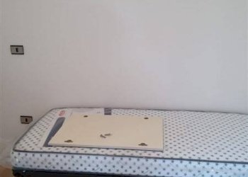 Camera da letto - Villa a Schiera viale Roma, 383, Massa - foto 13