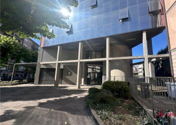 Four-room apartment PIAZZA PADANIA 1, Erba - photo 2