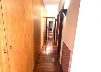 Four-room apartment PIAZZA PADANIA 1, Erba - photo 9