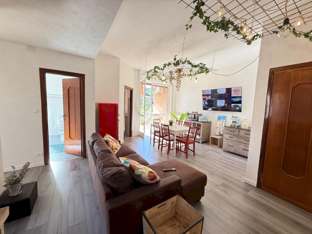 Quadrilocale Viale Giovanni Battista Perata, Albissola Marina - foto 1