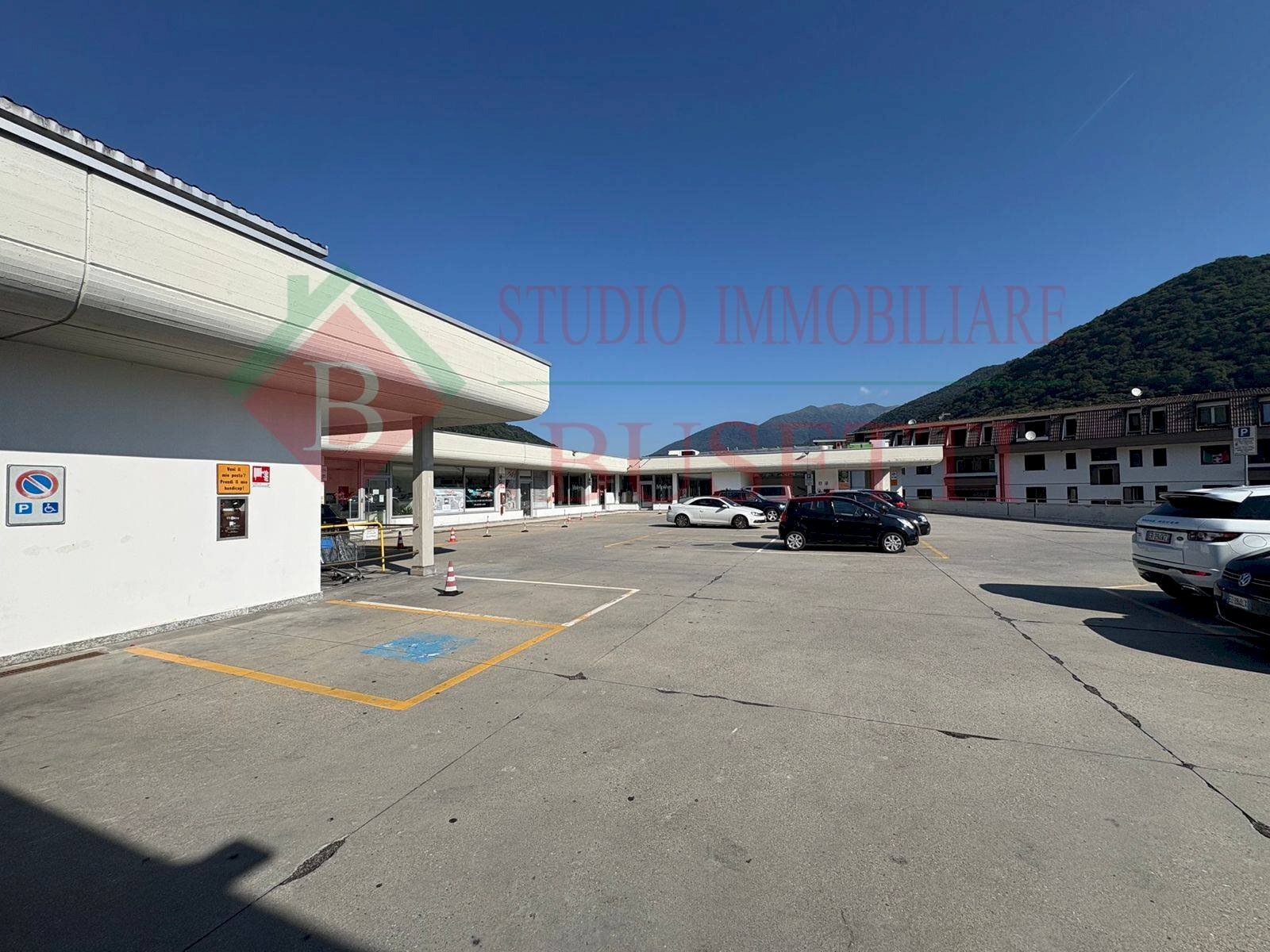 Foto 2 - Locale Commerciale via Valle
 
snc, Lavena Ponte Tresa - foto 2