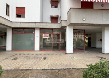 Foto 1 - Negozio VIA MAZZOCCO, Chiampo - foto 1