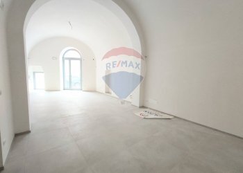 Stanza vuota - Commercial Premises Via Carlo Alberto
 
18, Bitritto - photo 5