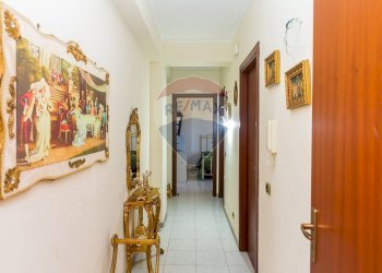 Hall / corridoio - Quadrilocale Viale Librino
 
2, Catania - foto 15