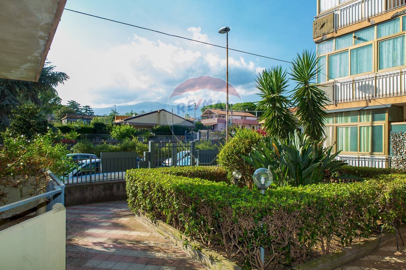 Edificio all\'aperto - Appartamento via salvatore quasimodo
 
12, Aci Sant'Antonio - foto 2