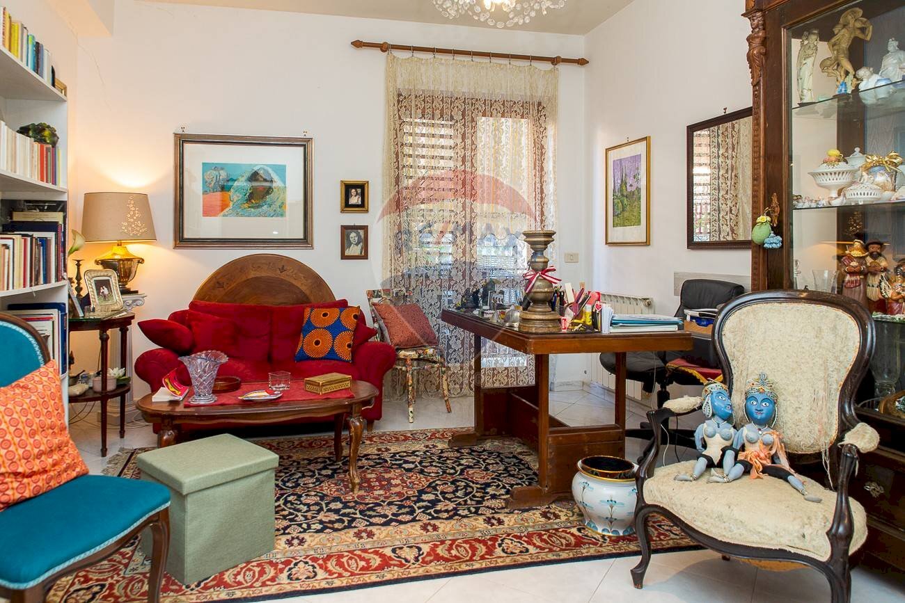 Soggiorno - Appartamento via salvatore quasimodo
 
12, Aci Sant'Antonio - foto 3