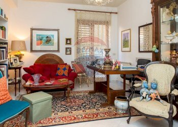 Soggiorno - Appartamento via salvatore quasimodo
 
12, Aci Sant'Antonio - foto 3